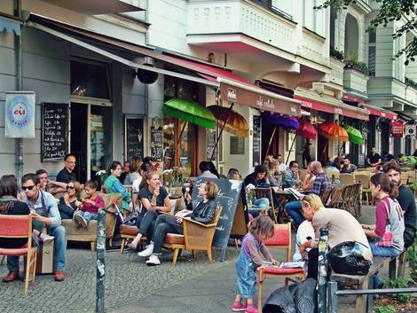 Berlin, Straßencafés in Friedrichshain, Foto: immowelt.de/Lessing/Pozoga